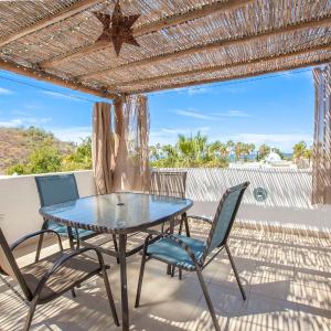 Cheerful Home with Sea Views and Malecón 1 Block plus Dogs Ok