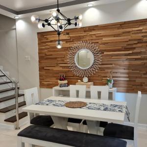 Huge condo unit near Burgos Circle, St Lukes, Shangri-La - P Hamptons T1