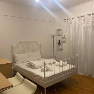 Modern, ideally located studio apartment