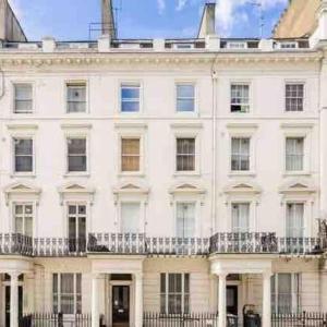 Hyde Park Rooftop Apartment