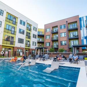 Free parking Gym & Pool Downtown at CityWay