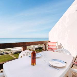 Studio à Carnac - 22m² - Face à la plage - Balcon - Parking privé - FR-1-477-15