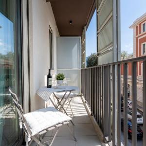GuestHost - Twelve12 - Università & Stazione Aparment