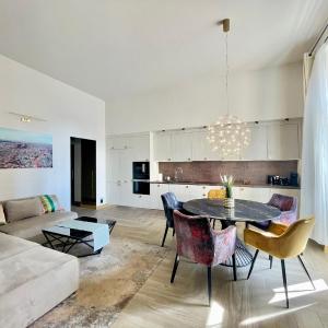 Castle Hill Apartment Logodi I FREE Parking I self-check-in