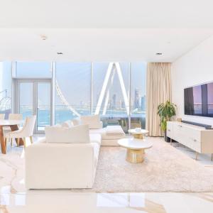 Lavish & Equipped oceanfront 2 BR facing Ain Dubai