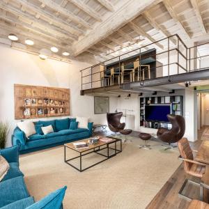 Design apt near Spanish Step