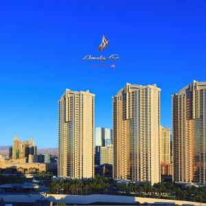 Amalz 1 Bedroom 2 Bathroom Balcony Suites at Mgm Signature !