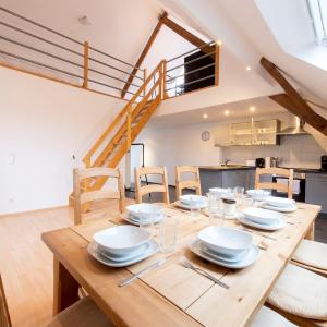 Stay and Work Apartment - 8 single beds - Garage