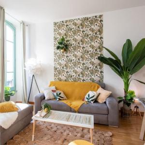 L40 2P Central 5Mins Old Town & SEA/Balcony & AC