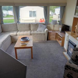 Sunny Hunny Manor Park Caravan