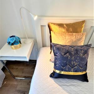 Luxe Studio in City Center with FREE Parking