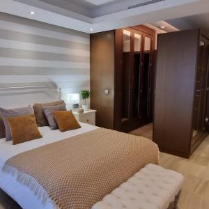 Apartamento lujo en primera línea de playa en Bahía de la Plata, Estepona