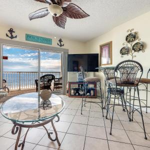 Royal Palms 406