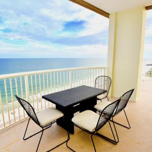 Royal Palms Penthouse 1407