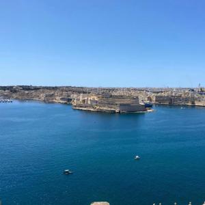 Valletta Majestic Grand Harbour View 3-Bedroom by Malta Weekend