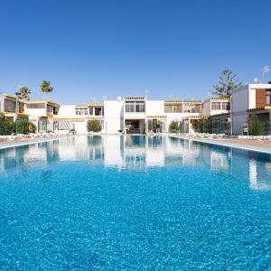 Home2Book Scandinavian Vibes, Pool & Terrace Apt