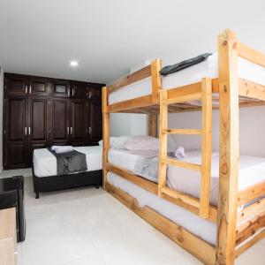Habitación Familiar perfecta para explorar Medellin Habitacion Privada B