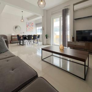 Satovriandou Spacious 128sqm apt in Athens