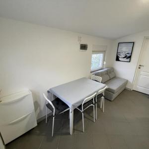 Apartment in Vir with balcony, air conditioning, WiFi, washing machine 4762-1
