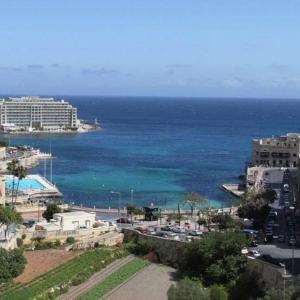 3 Bedrm Apt Seaview Balluta Bay (10)