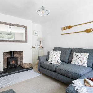 Bay Cottage - Dog friendly, Garden, Parking
