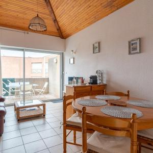 Mimizan Plage: Appartement T2 Mezzanine 2 étoiles, 4 pers, vue océan, parking inclus - FR-1-50-86