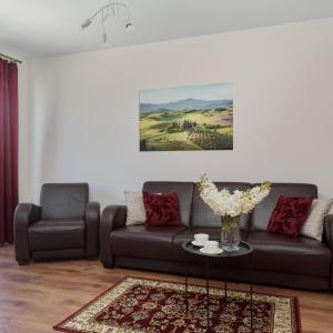 Comfy Apartment with Parking & Balcony by Noclegi Renters