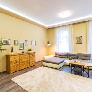 Vibrant and spacious downtown Budapest flat