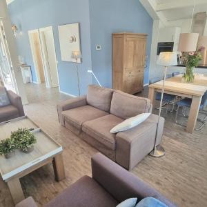 OSE33 Spacious apartment 'Zee' in the centre of Oostkapelle