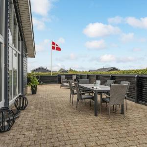 Gorgeous Home In Tarm With Wifi