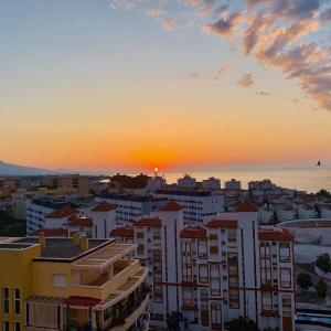 Penthouse mit private Dachterrasse und Blick auf das Meer, Berge ,Hafen