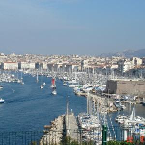 Vieux Port Appartement Maritime de 72m² et balcon