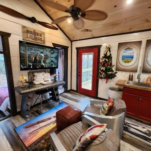 Cockpit Lounge #1406