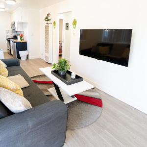 Cozy Koreatown/Hollywood 2 Bedroom