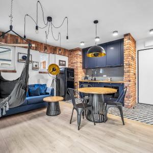 Vistula Loft Blue Apartment by BookingHost