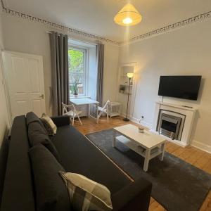 The Leith Walk Flat (just off)