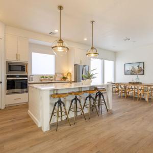 Rooftop Luxury on Coral Canyon Golf Course Near Zion - 3837