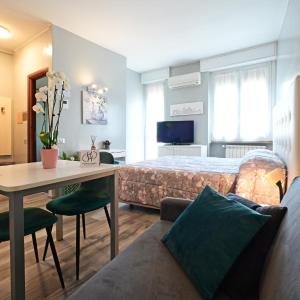 Holiday Homes Aparthotel Milano