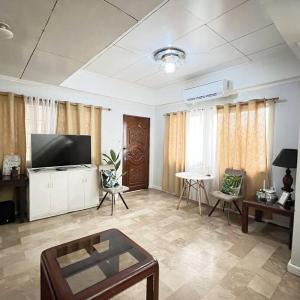 House B Spacious 3BR3TB along Commonwealth Ave
