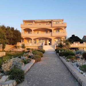 Apartments by the sea Lun, Pag - 3320