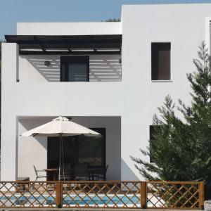 3 Bed Villa In Lardos Village