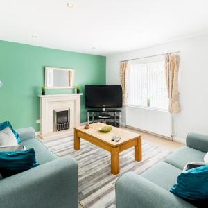 Pass the Keys Self Contained 2 Bed with Parking Leamington Spa