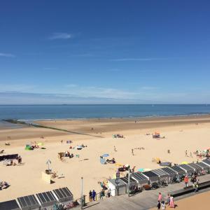 POIRE ET TABLE OOSTENDE 2 Marana