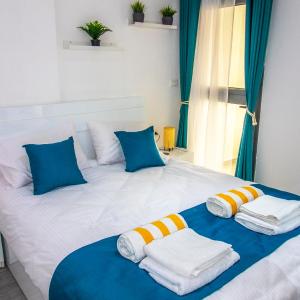 2 Bed Resort Apt-Sleeps 4-Balcony-Hotel Services