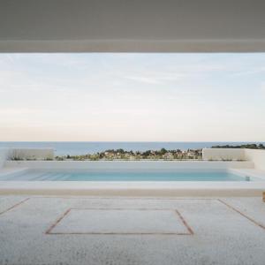 Aire House