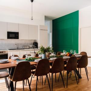 165m2 Downtown Family Suite 5BR, 3Bath, kids room, 11min Alexanderplatz
