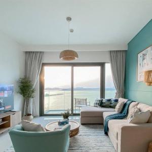 Trophy 2BDR Sandy Shores Retreat with Panoramic Sea View & Private Beach Access