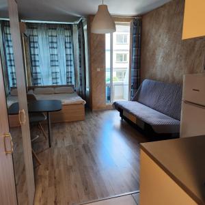 Colonel apartment 953