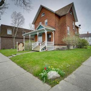 Dtwn Victorian Home - 1 Mi to Lake Michigan Beach!
