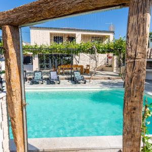 House with pool Poli Stare nuoni